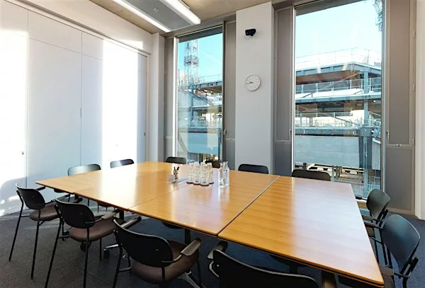 FORA Gridiron Building Meeting Room 7Meeting Room 7Designed by world renowned architect David Chipperfield, Gridiron Building benefits from the same light flooded spaces he's associated with. Occupying four floors with terraces on each that overlook the buzzing Pancras square. 

Please note that there is a two-week non-refundable cancellation period for all FORA meeting rooms. With amenities such as Wifi, Plugs, Unlimited Coffee & Tea