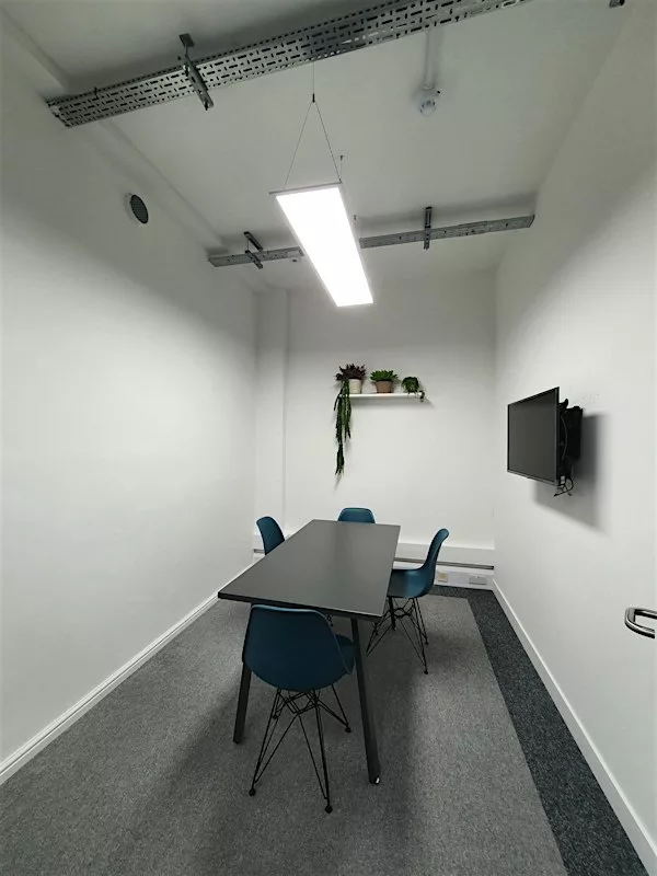 Scope Kings Cross Jimmy GreenJimmy GreenLocated one minute's walk from Kings Cross Station, Scope Kings Cross is one of London's best connected workspaces. A grand corner building with lots of natural light and a spacious terrace with spectacular views over St Pancras & Kings Cross Stations. With amenities such as Wifi, Covid Safety Measures, Plugs, Unlimited Coffee & Tea, Bike Storage, Printer & Copy, TV or Projector, Phone Booth, Meeting Room, Outside Space, Filtered Water, Bring Your Own Food
