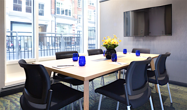 Landmark New Cavendish Street BerkeleyBerkeleyNew Cavendish Street has all a business needs! A fashionable location with a village vibe. Close to the buzz of the West End but with serene Regent’s Park nearby for that all-important downtime.  Inside there are comfy informal workspaces and calm meeting rooms. 

Located close to Oxford Circus and Great Portland Street, your guests will be greeted by the ground floor reception before they head up to offices filled with natural light.  With amenities such as Wifi, Plugs, Unlimited Coffee & Tea