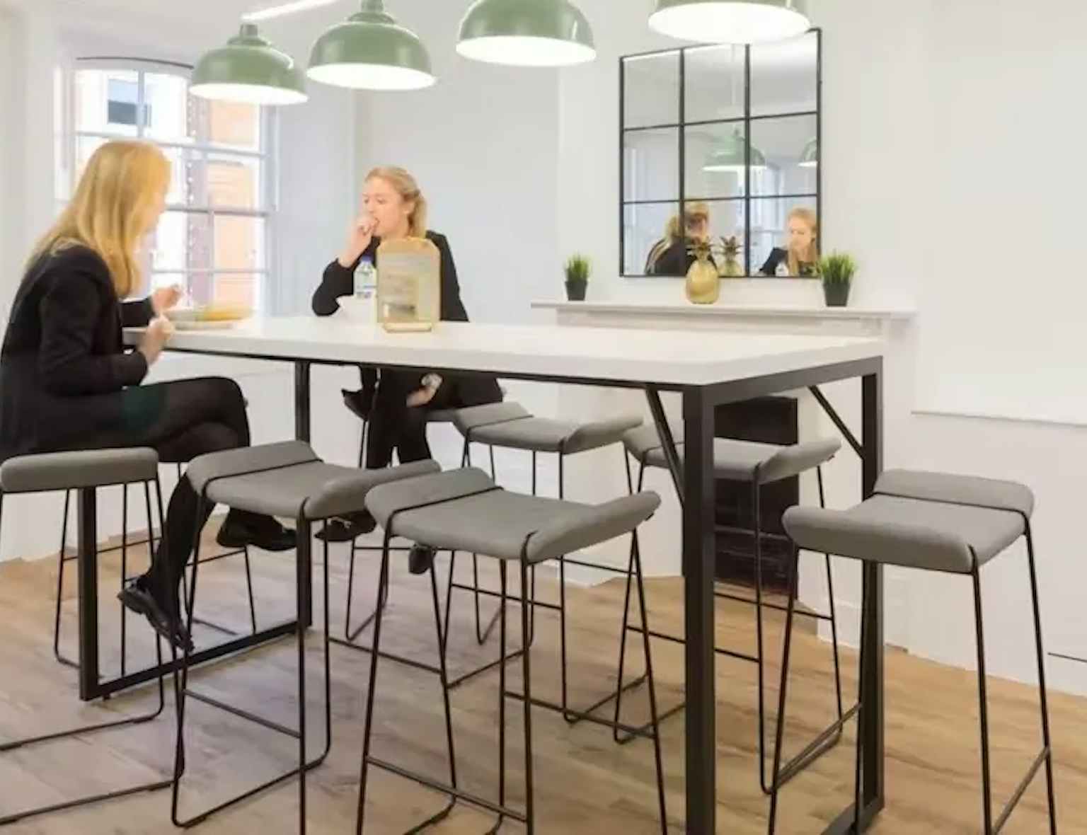 Boutique Workplace Henrietta StreetBoutique Workplace Henrietta Street7-9 Henrietta Street is at the heart of the magical Covent Garden, with the front door overlooking the piazza itself. 
 

 That means it’s just as easy to reach – with nearby underground stations including Covent Garden, Charing Cross, and Embankment. It’s also just a two minute walk away from a Santander bicycle docking station, if you’d prefer to cycle. With amenities such as wifi Suitable for locations such as Covent Garden, Temple Station , England, Green Park Station